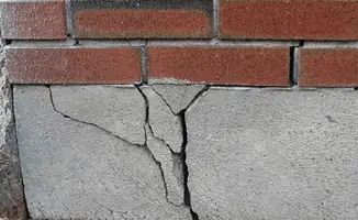 Concrete foundation with serious structural damage in Tampa, FL